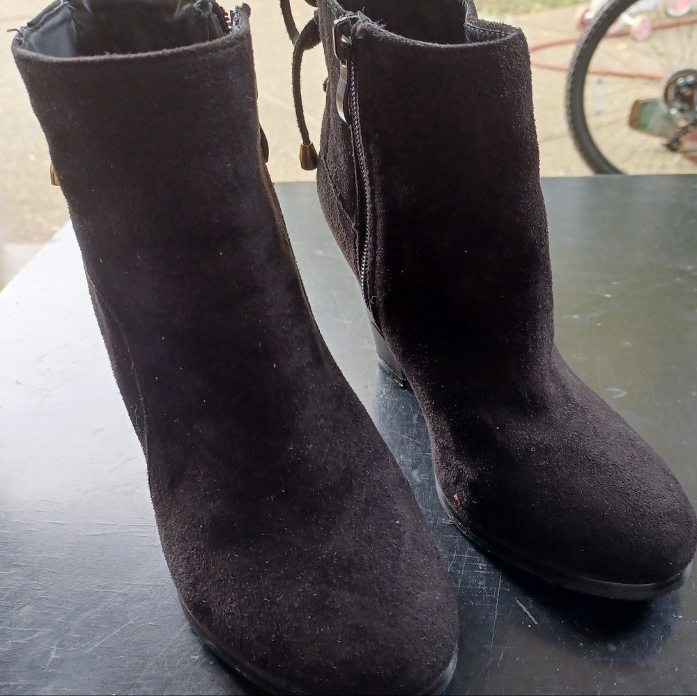 Womens Shoes.